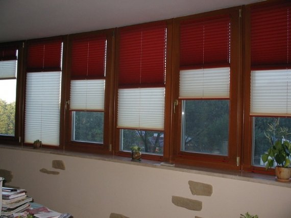 Выбираем шторы плиссе на пластиковые окна: фото идеи